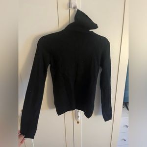 Black fitted cashmere turtleneck